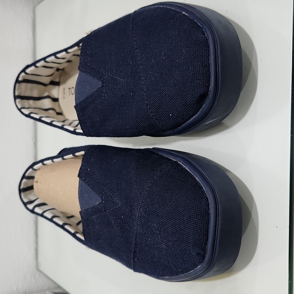 TOMS Classic Loafers Navy Blue Canvas Size 11.5 - Picture 3 of 11